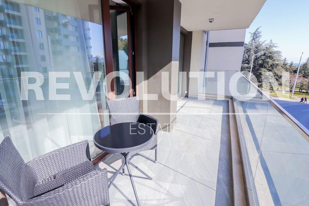 Дава се под наем Тристаен апартамент в Варна, Бриз - 95 кв.м за 1100 € - Снимка #9