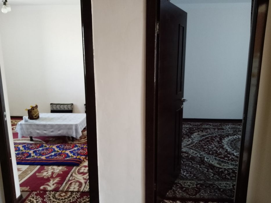 Qarshi kvartira sotiladi