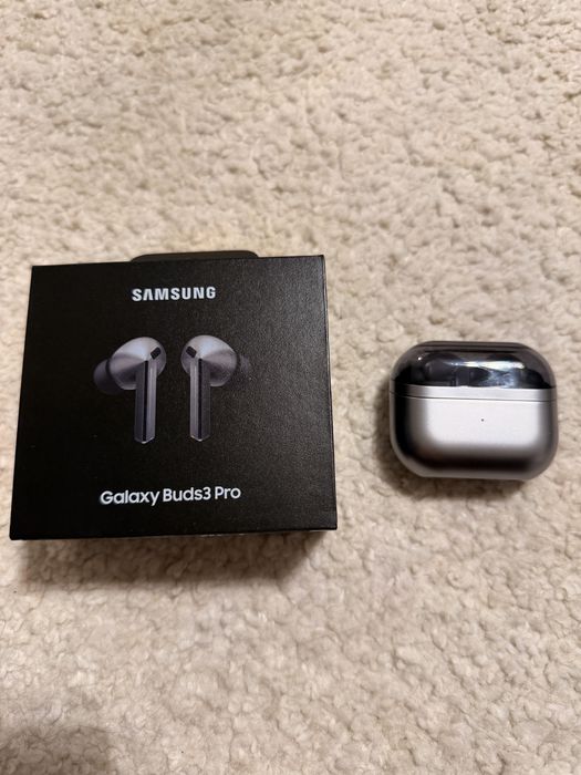 Casti Samsung Galaxy buds 3 pro cu toate accesoriile incluse
