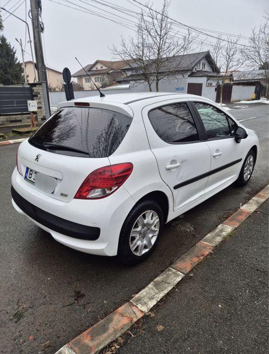 Peugeot 207-an 2011-preț Fix 1300 Euro!!