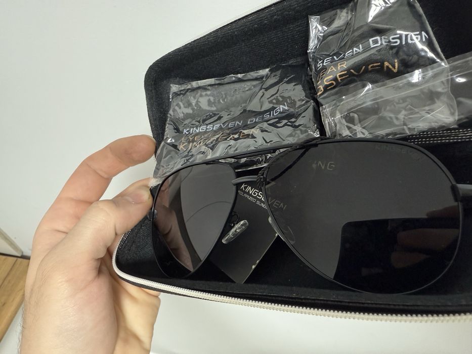 Очки с чехлом  в кейсе