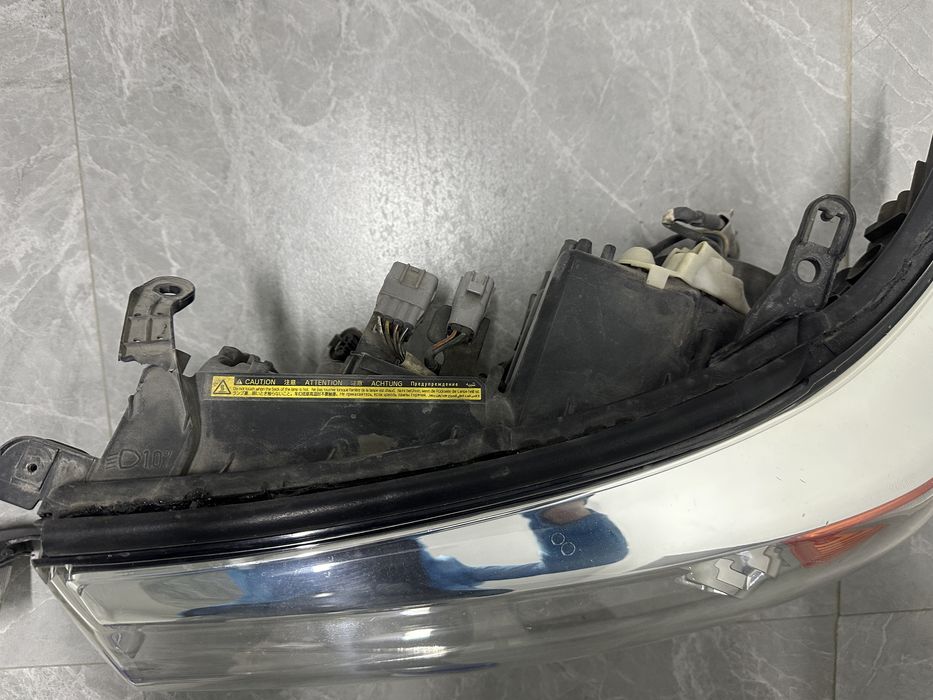 Фары передние Крузак 200