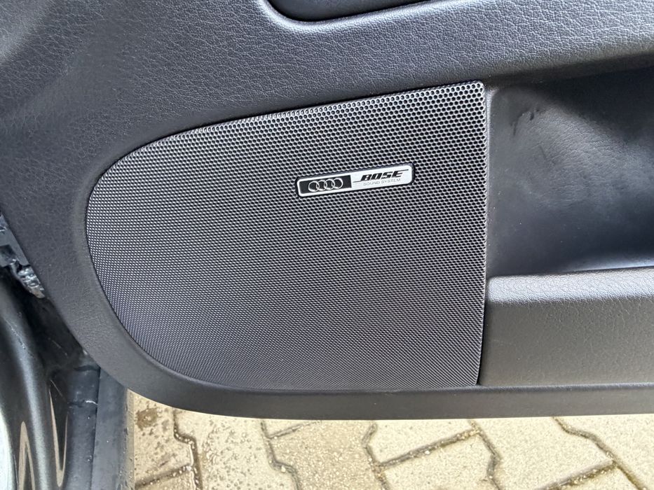 Audi A4 B7 S_Line quattro -3.0 TDI-Bose,trapa solara, DEOSEBITA!