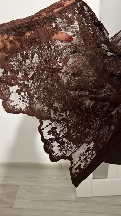 Vând rochie de dantela