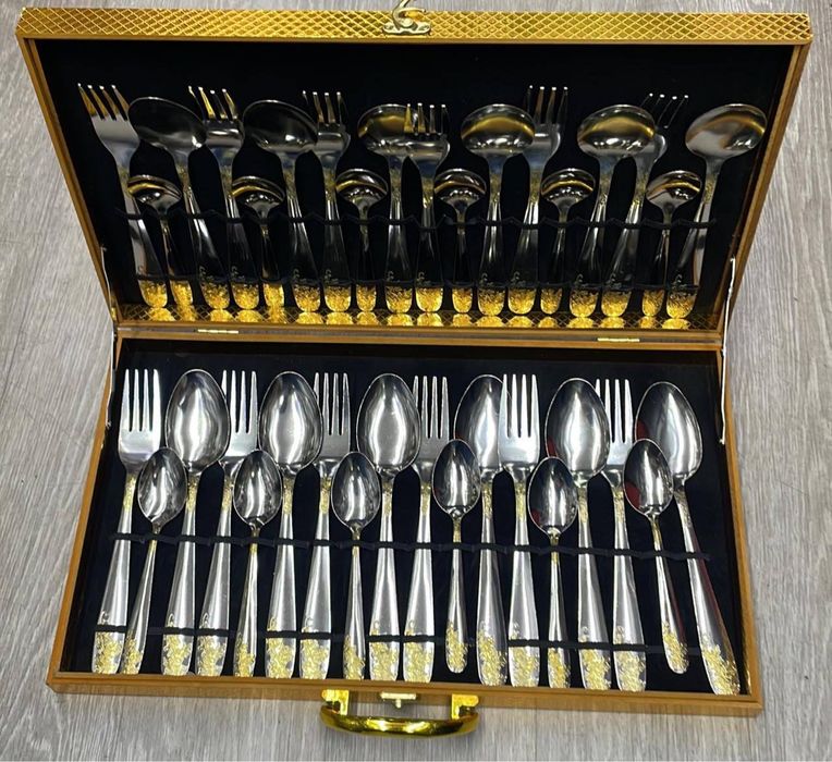 набор ложек и вилок