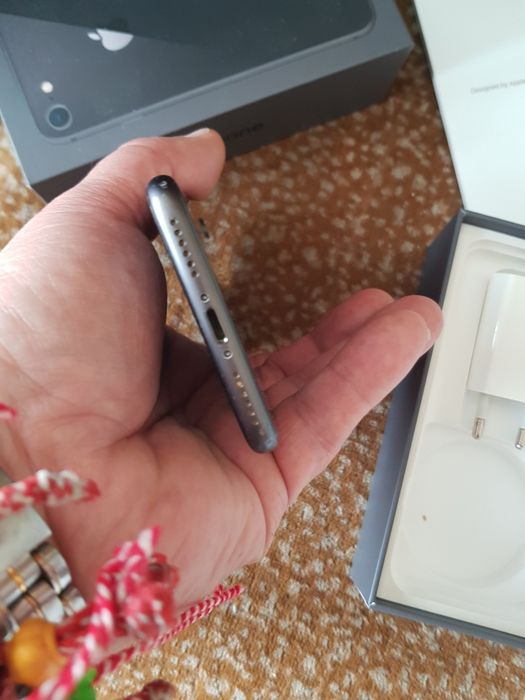 Iphone 8 64 gb в много добро състояние