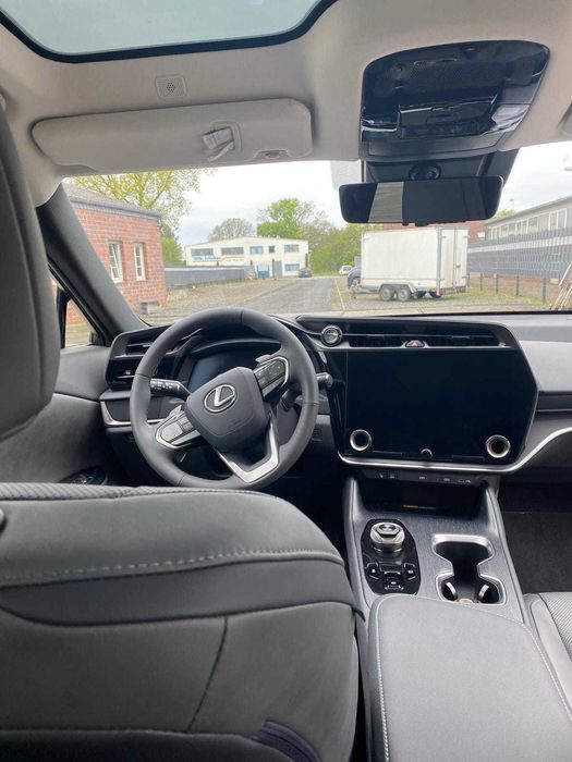 Lexus Rz300E full electric