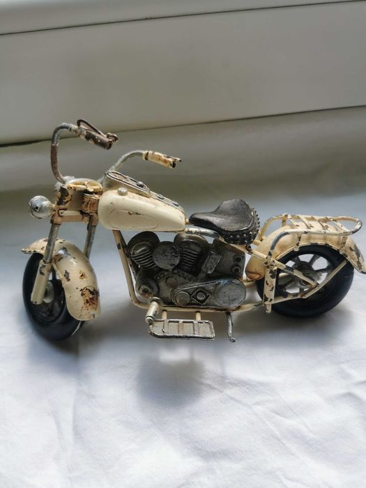 Motocicleta vintage din metal,realizat manual