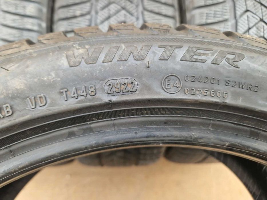4 броя Pirelli R18 245/40
Зимни гуми 
DOT2922