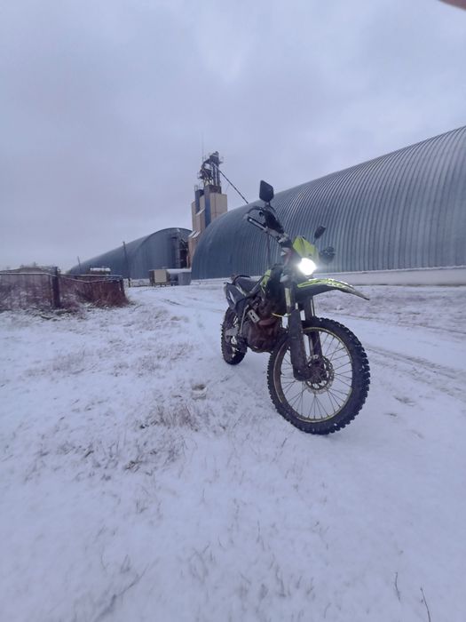 Продам в харошем состаение Эндуро