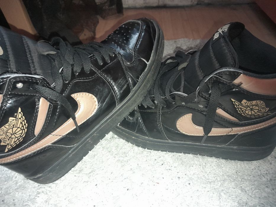 Vând jordan mărimea 39