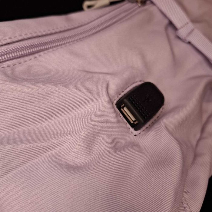 Rucsac de calatorie de tip carry-on, cu USB, compatibil cu dimensiunile pentru bagajul de mana la companiile aeriene