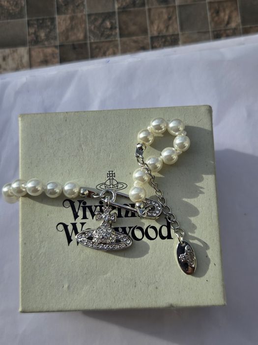 Bratara Vivienne Westwood silver pearl cu pin