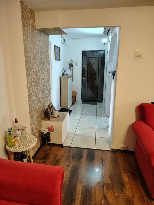 Vând apartament 3 camere