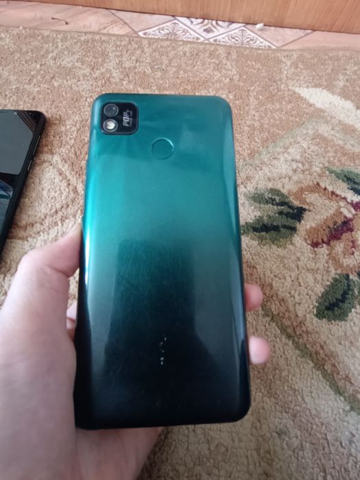 Продам три телефона