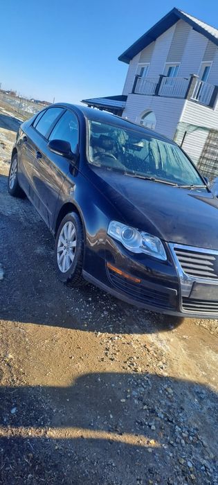 Dezmembrez vw Passat b6 1.9 tdi  bkc bxe motor cu proba cutie manuala