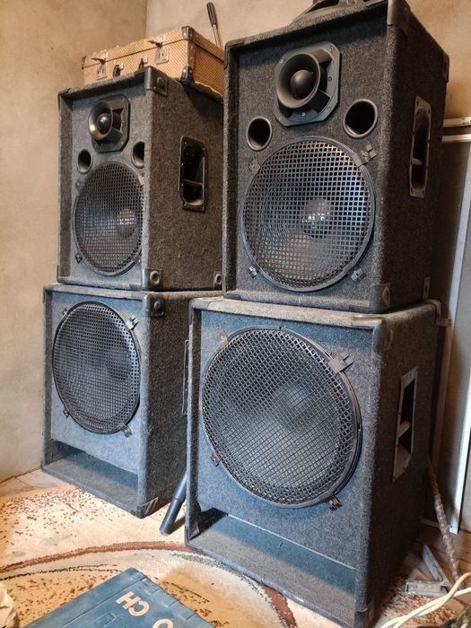 Колонка низкой Кобра 18 дюмм 1000 ватт.средный 15 дюмм.888 пешалка