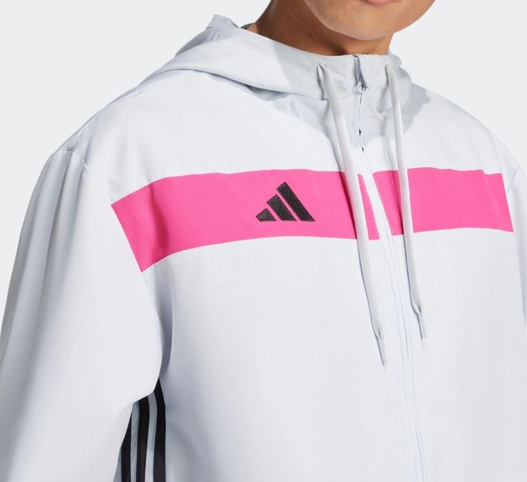 Ново мъжко горнище Adidas 
Размер: S
