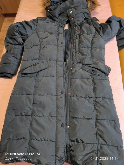 Продавам чисто ново,зимно,зелено яке Tom Tailor.