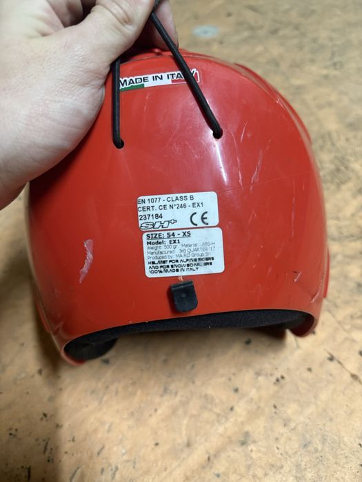 Шлем горнолыжный