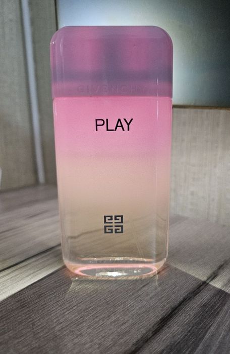 Givenchy Play
Остаток от 50 мл Givenchy Play на фото