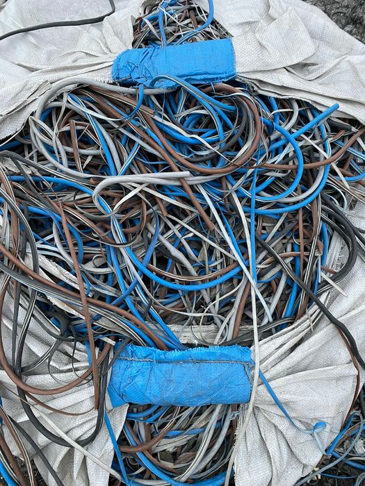 Отходы кабеля, оплётка, сдир, шелуха пластмасс