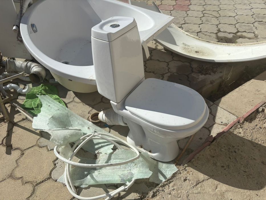 БУ Унитаз Ванна Тумба