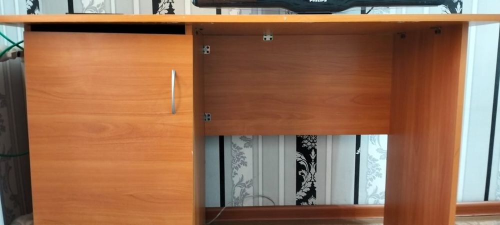 Продам письменный стол