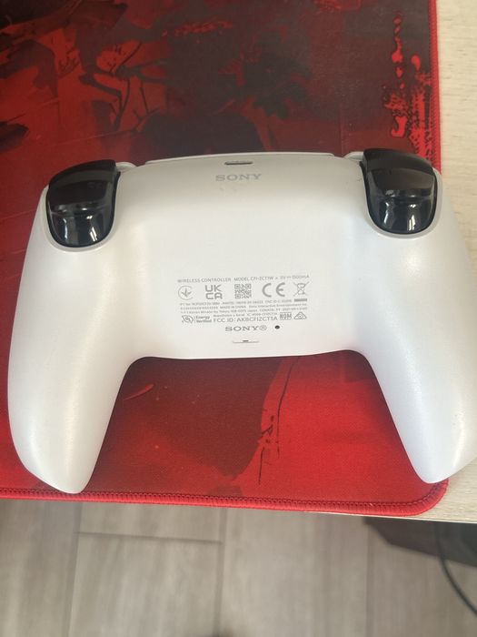 Ps5  slim в отлично състояние без никакви проблеми