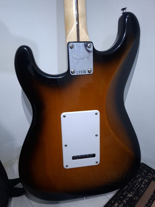 Продам гитару squier stratocaster by fender.