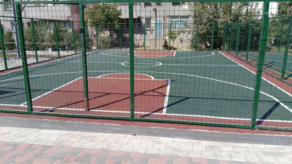 Rezina pokritiya sport stadionlari uchun maxsus voleybol basketbol