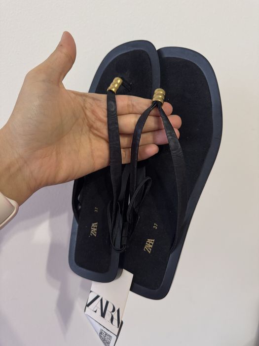 Сандалии Zara с этикеткой