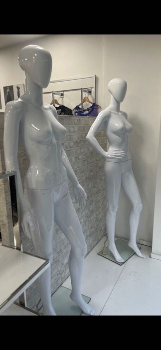Манекени за дрехи