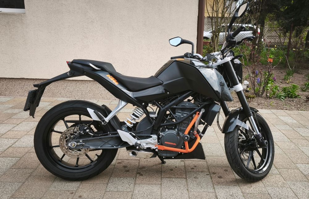 KTM Duke 125 cu ABS, cat. A1