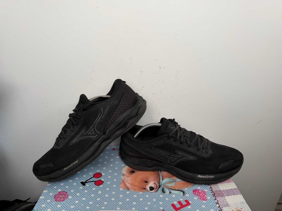 Mizuno Wave Revolt 3''оригинални мъжки маратонки 43 номер