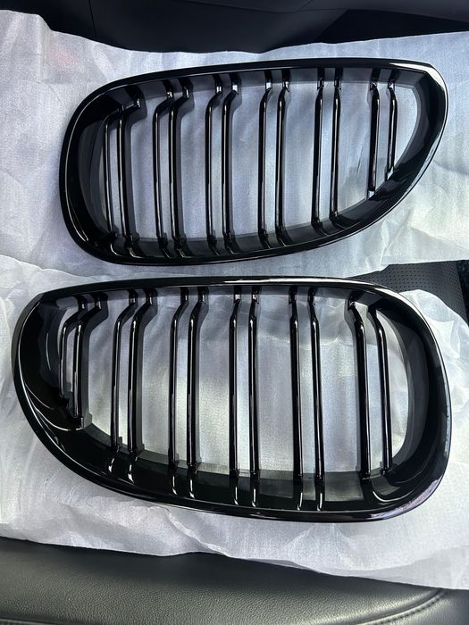 Продам ноздри/ решотки на bmw e60