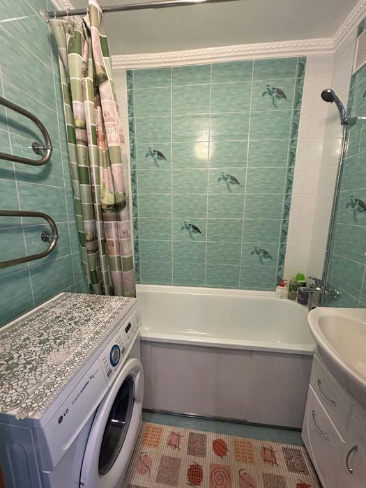 Продаётся 2- комнатная на КШТ