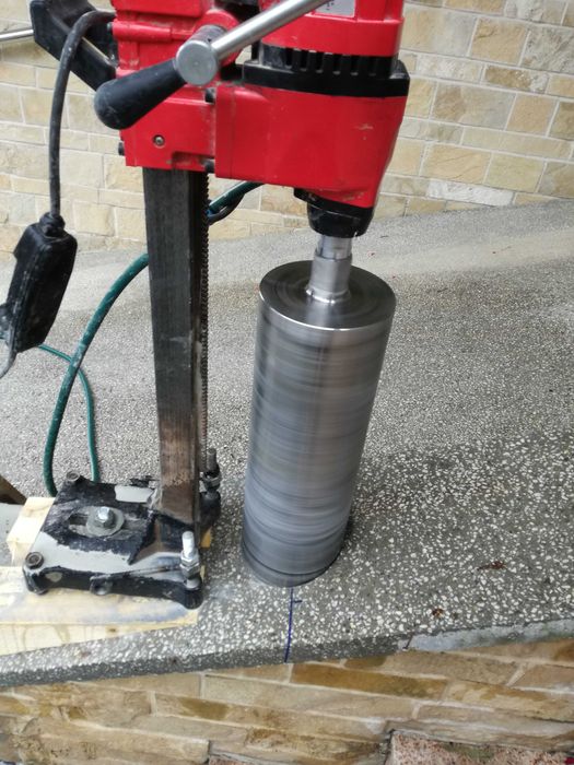 Carotare Brasov gauri in beton armat si caramida pentru hota, centrala