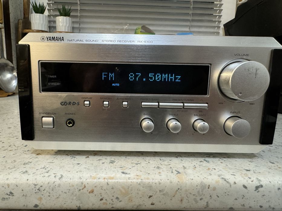 Мини resiver Yamaha RX-E100