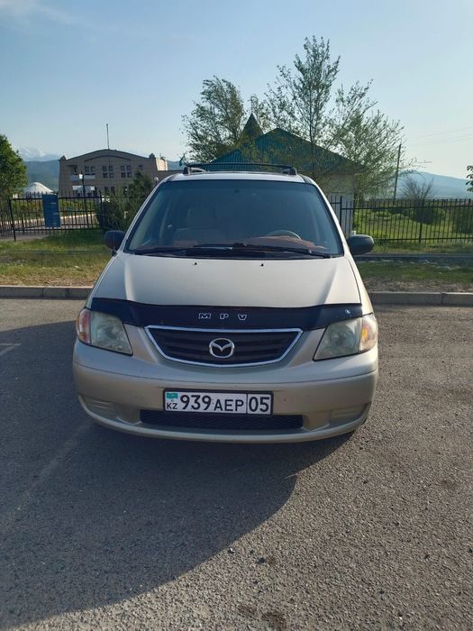 Мазда мпв 2000год.