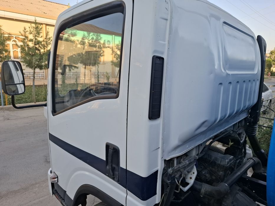 Isuzu Suv tashuvchi sotiladi