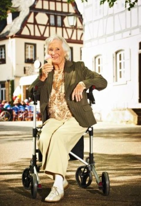 Германские ходунки ролаторы на колесах с тормозами сидением и сумочкой