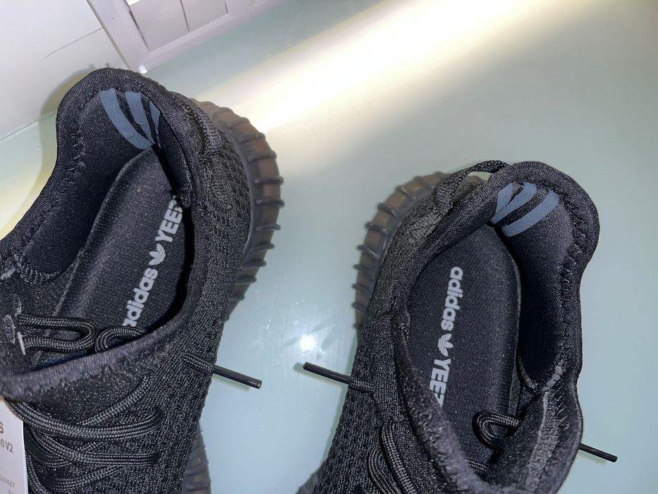 yezzy 350 onyx v2