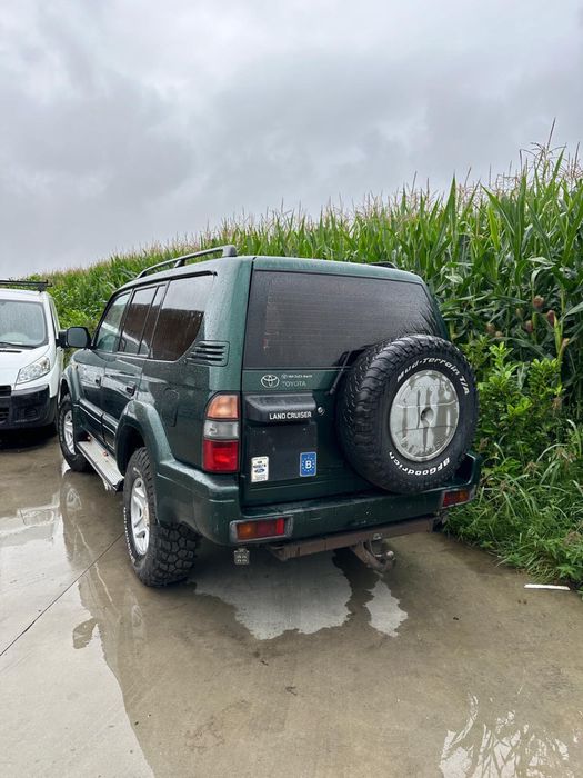 Vand toyota land cruiser 3.0 autoutilitara
