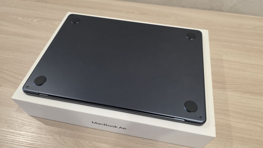 MacBook Air M3, в идеале, на гарантии