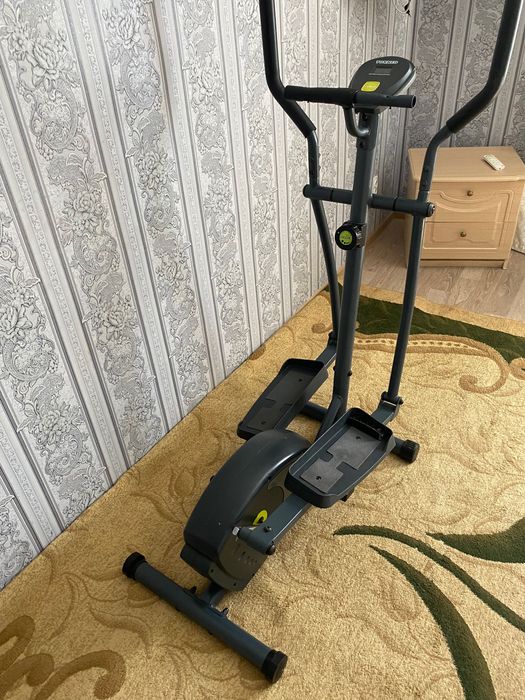 Эллиптический тренажёр
