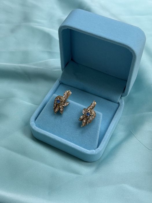 Золотые серьги с фианитами