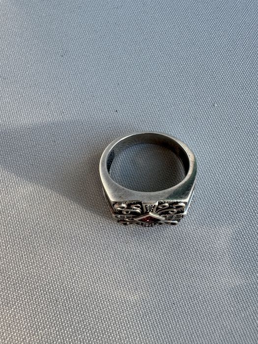 Inel din argint, granat si zirconii