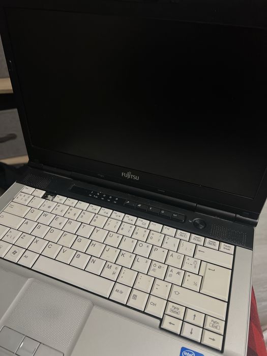 Лаптоп fujistu.