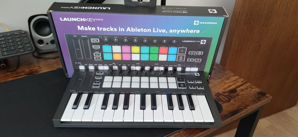 Controller midi Novation LaunchKEY mini